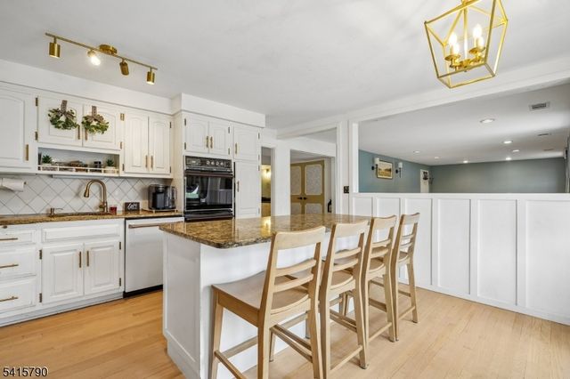 23 Smithfield Dr, Springfield Twp., NJ 07081