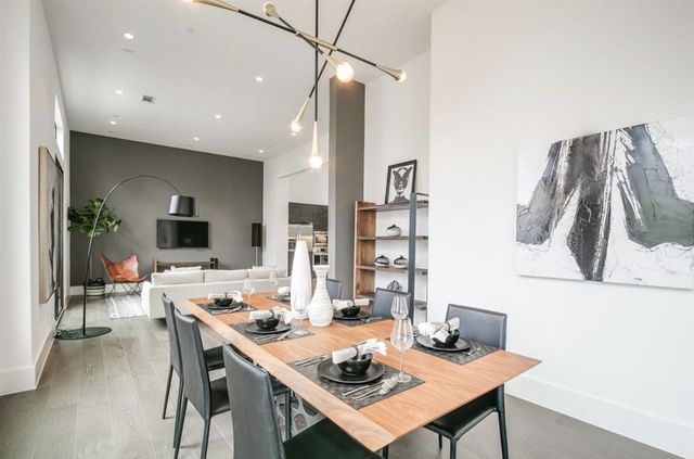 325 E Second Street Street, Houston, TX 77007