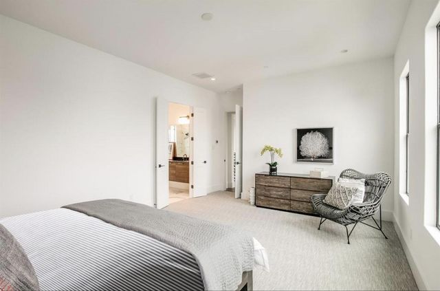 325 E Second Street Street, Houston, TX 77007