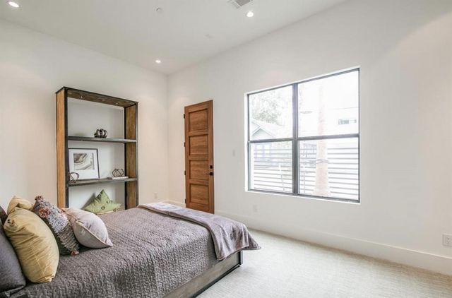 325 E Second Street Street, Houston, TX 77007