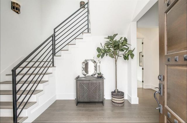 325 E Second Street Street, Houston, TX 77007