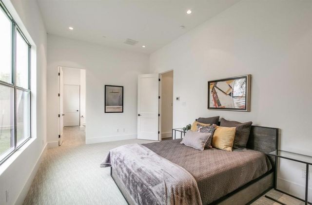 325 E Second Street Street, Houston, TX 77007