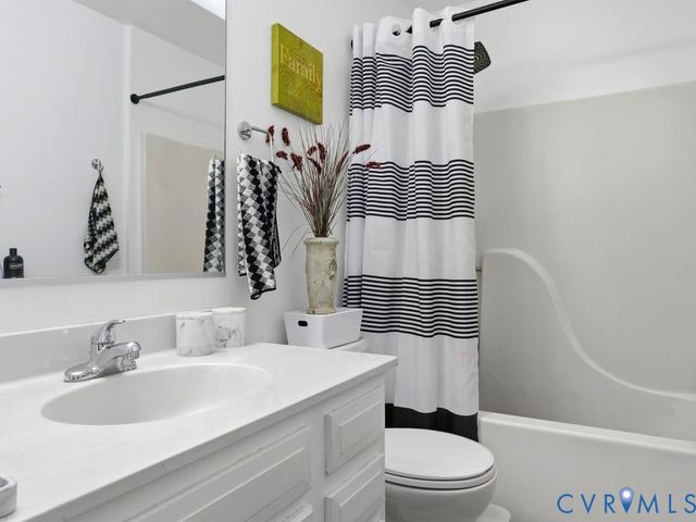 1617 Winters Hill Cir, North Chesterfield, VA 23236