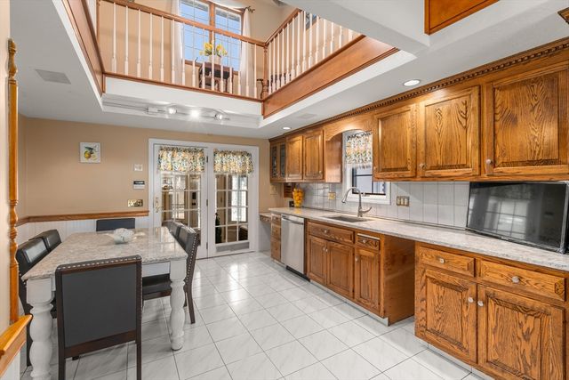 113 Temple Rd, Waltham, MA 02452