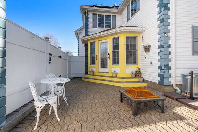 113 Temple Rd, Waltham, MA 02452