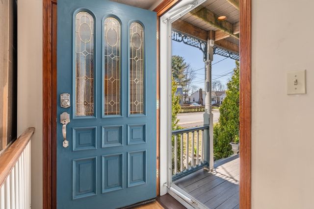 113 Temple Rd, Waltham, MA 02452