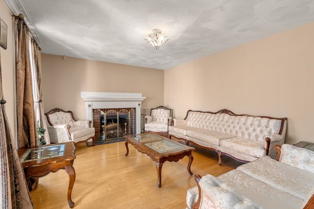 113 Temple Rd, Waltham, MA 02452