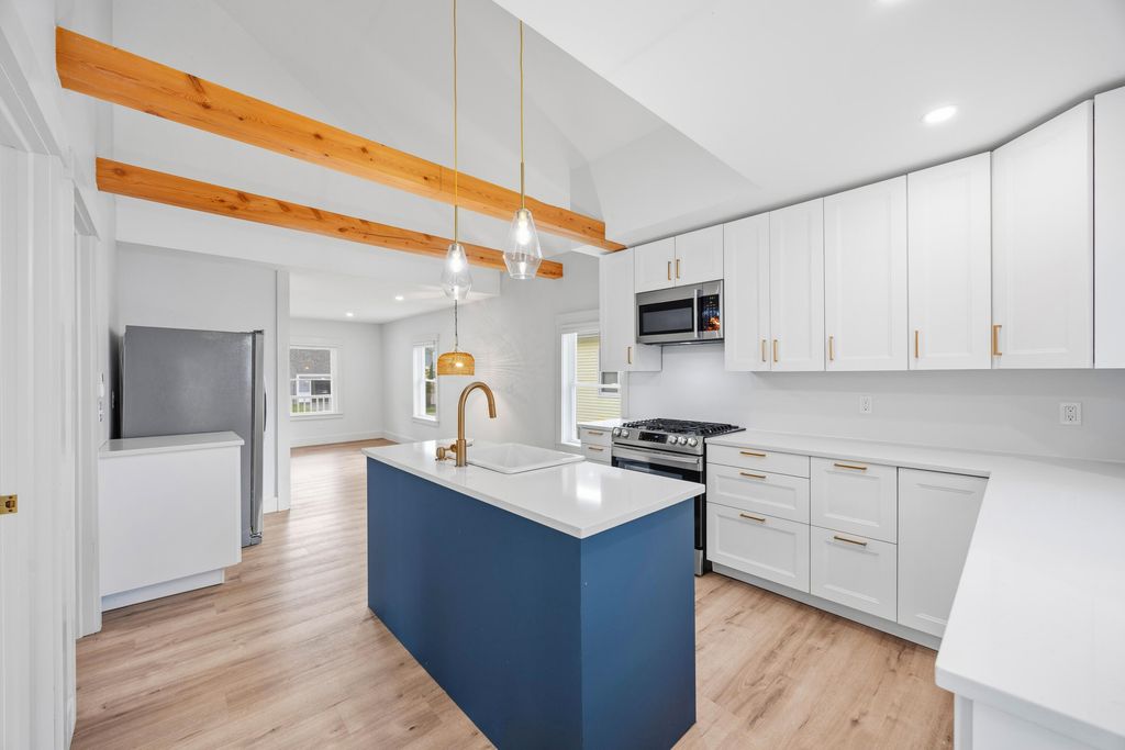 16 Lowell Street, South Portland, ME 04106 — photo 4