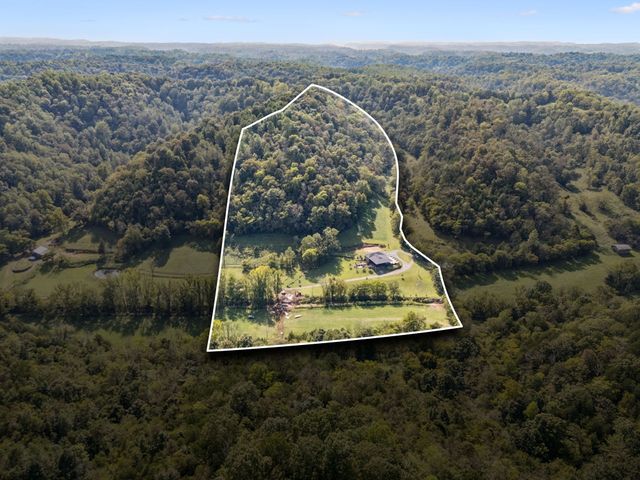 2658 Sycamore Valley Rd, Pleasant Shade, TN 37145