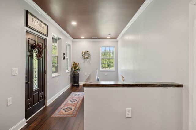 2658 Sycamore Valley Rd, Pleasant Shade, TN 37145