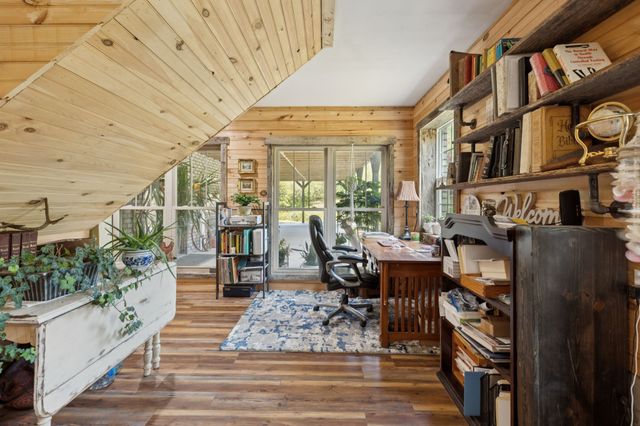 2658 Sycamore Valley Rd, Pleasant Shade, TN 37145