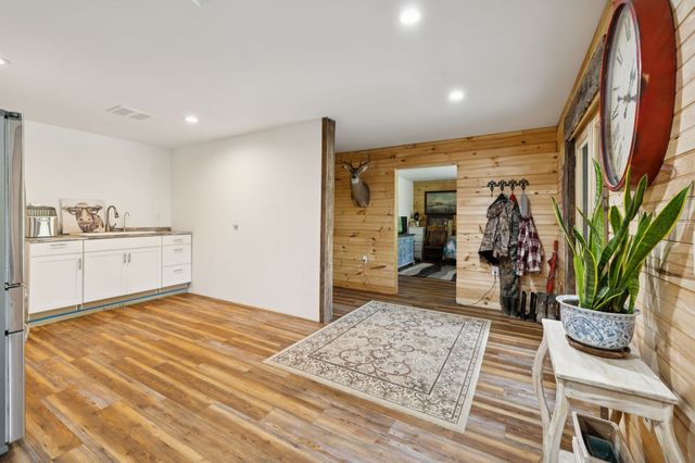 2658 Sycamore Valley Rd, Pleasant Shade, TN 37145