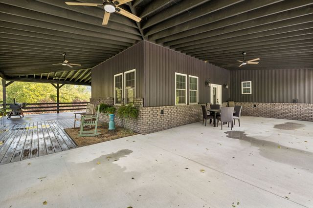2658 Sycamore Valley Rd, Pleasant Shade, TN 37145