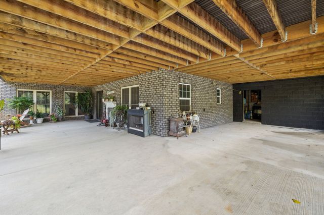 2658 Sycamore Valley Rd, Pleasant Shade, TN 37145