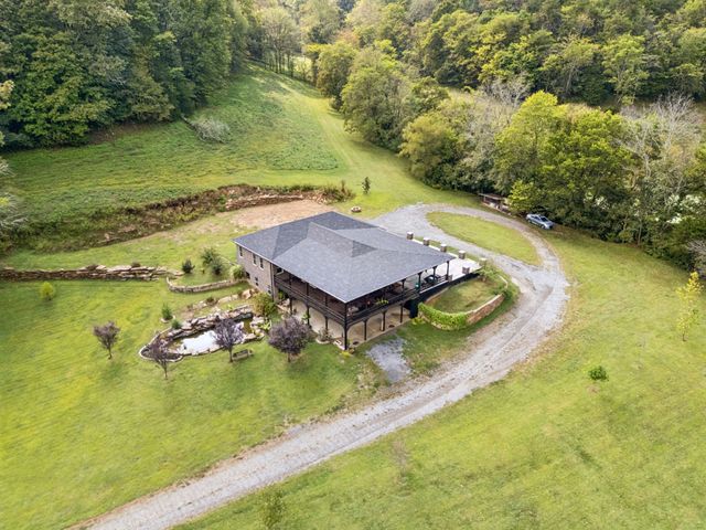 2658 Sycamore Valley Rd, Pleasant Shade, TN 37145