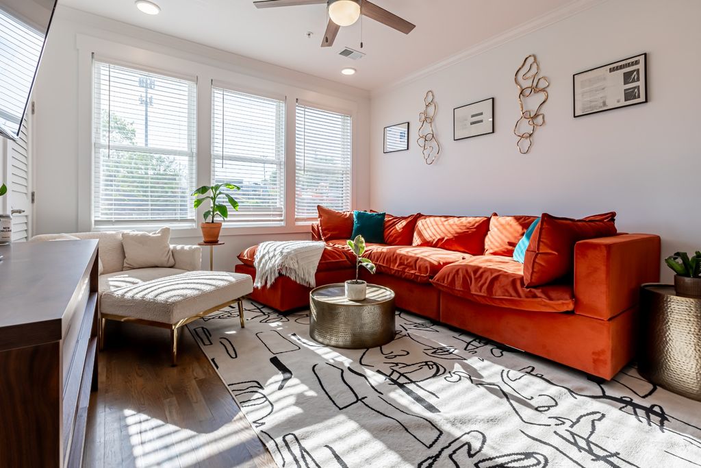 953 44th Ave N Apt 203, Nashville, TN 37209
