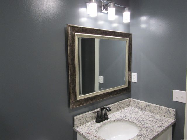 1203 E Lake Street, Paragould, AR 72450