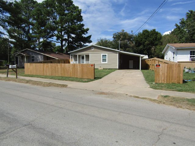1203 E Lake Street, Paragould, AR 72450