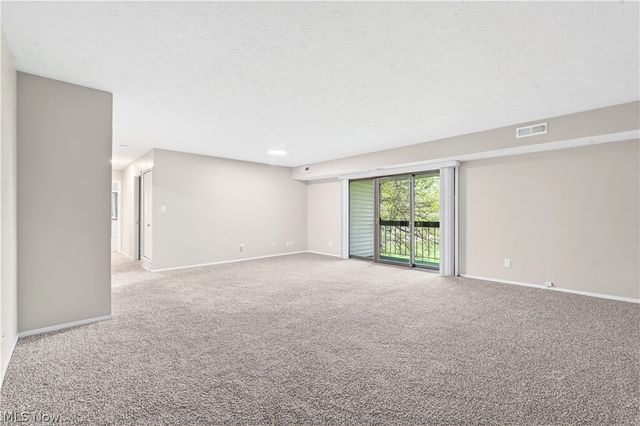 2930 N Bay Drive L7, Westlake, OH 44145