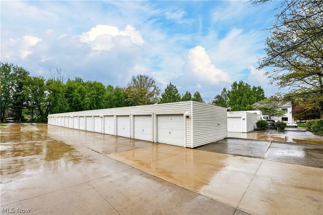 2930 N Bay Drive L7, Westlake, OH 44145