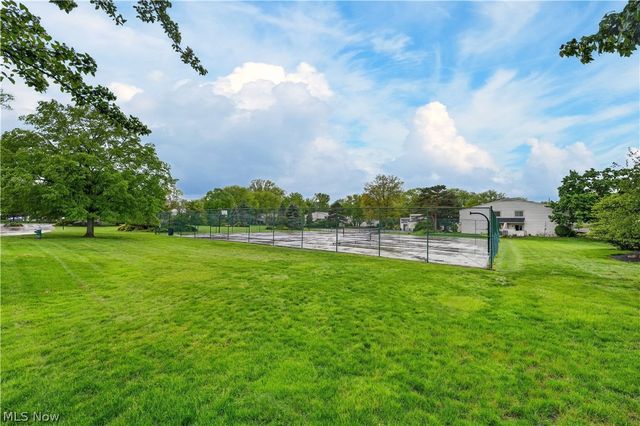 2930 N Bay Drive L7, Westlake, OH 44145