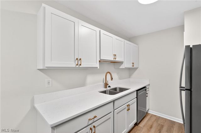 2930 N Bay Drive L7, Westlake, OH 44145