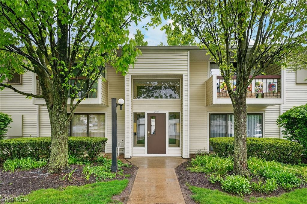 2930 N Bay Drive L7, Westlake, OH 44145
