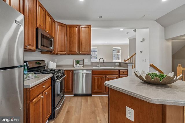 15823 BOBOLINK DR, Woodbridge, VA 22191