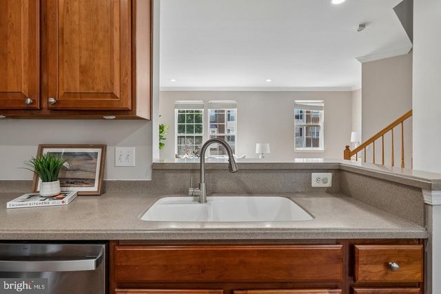 15823 BOBOLINK DR, Woodbridge, VA 22191