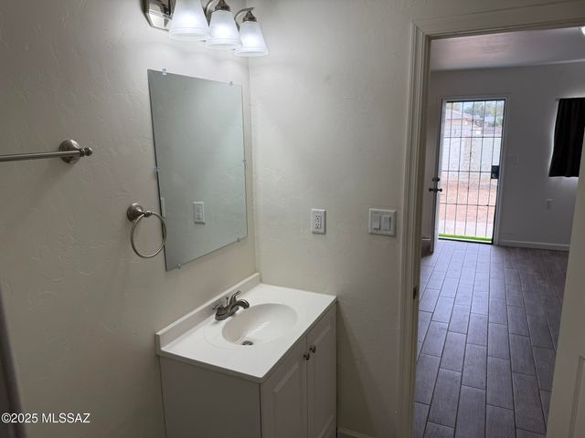 3950 E Justin Lane, Tucson, AZ 85712