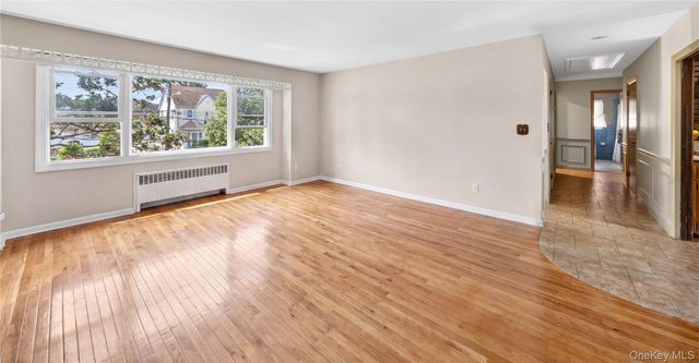 240 Pearl Street, Lawrence, NY 11559