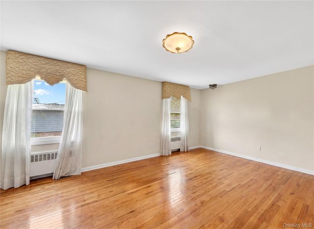 240 Pearl Street, Lawrence, NY 11559