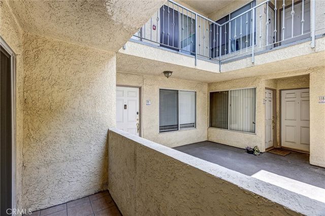 7035 Woodley Avenue 113, Van Nuys, CA 91406