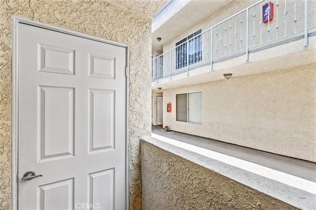 7035 Woodley Avenue 113, Van Nuys, CA 91406