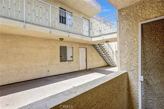 7035 Woodley Avenue 113, Van Nuys, CA 91406