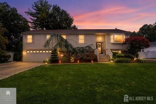 17 West Avenue, Old Bridge, NJ 08857