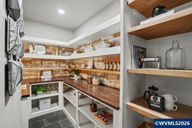 1348 29th Ct, Salem, OR 97304