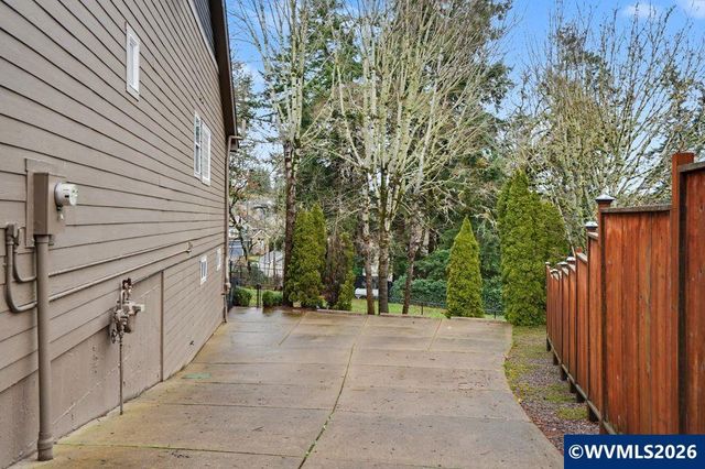 1348 29th Ct, Salem, OR 97304