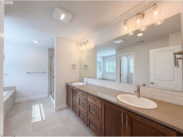 12706 Sw INCLINE Dr, Beaverton, OR 97007