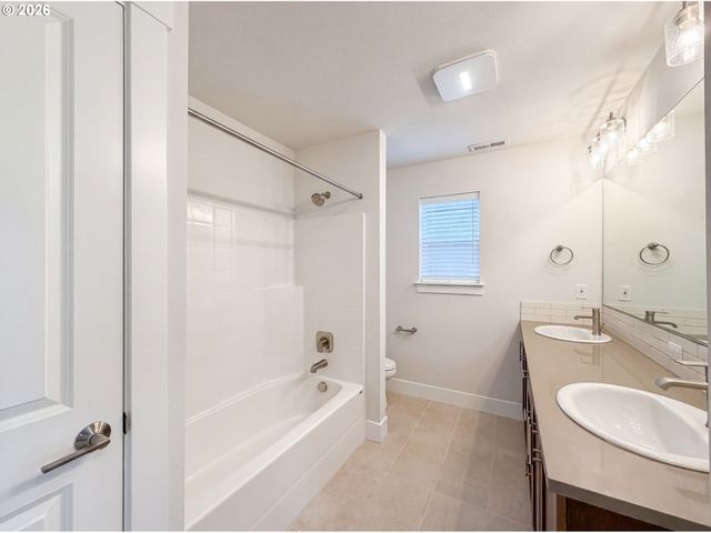 12706 Sw INCLINE Dr, Beaverton, OR 97007