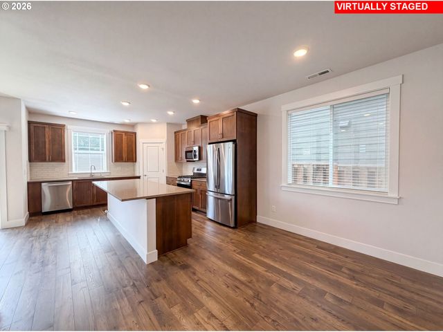12706 Sw INCLINE Dr, Beaverton, OR 97007