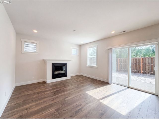 12706 Sw INCLINE Dr, Beaverton, OR 97007