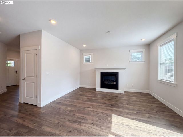 12706 Sw INCLINE Dr, Beaverton, OR 97007
