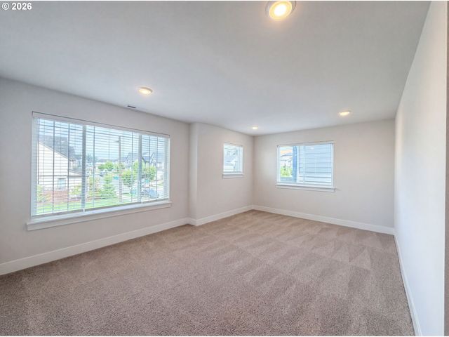 12706 Sw INCLINE Dr, Beaverton, OR 97007