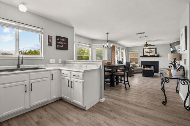 101 Toby TRL, Hutto, TX 78634