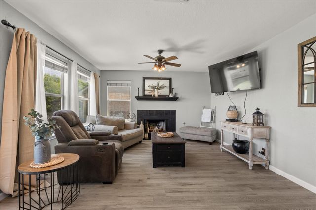 101 Toby TRL, Hutto, TX 78634