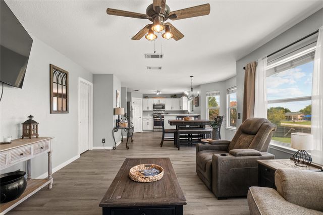 101 Toby TRL, Hutto, TX 78634