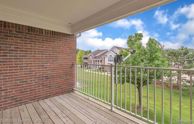 16707 Carriage Way, Northville, MI 48168