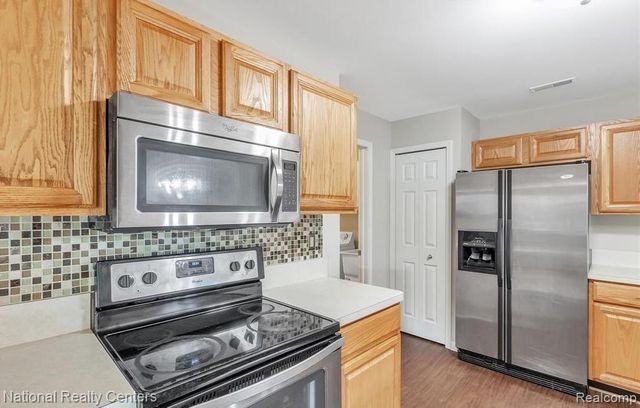 16707 Carriage Way, Northville, MI 48168