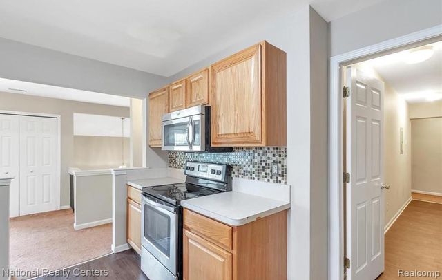 16707 Carriage Way, Northville, MI 48168